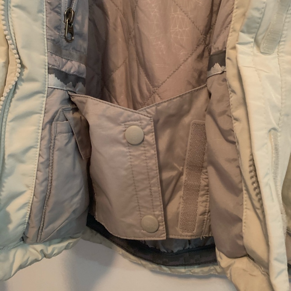 NorthFace Fall/Spring Jacket Beige colour - Picture 6 of 12